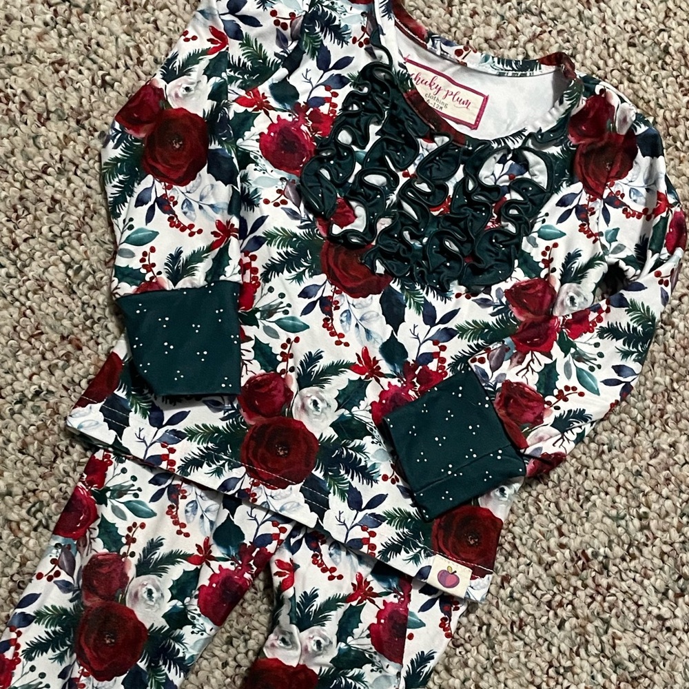 Cheeky Plum ruffled 2-piece pajama set, 6-12 mos